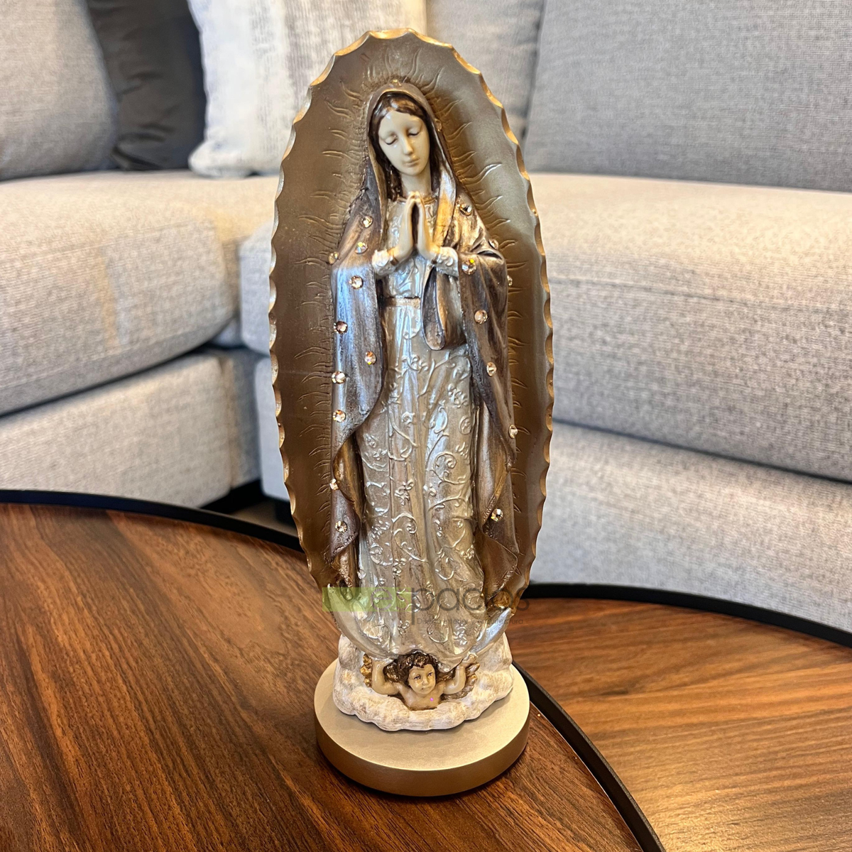 Virgen de Guadalupe Estilo Clásico con Pedrería – Escultura Religiosa de Alta Gama